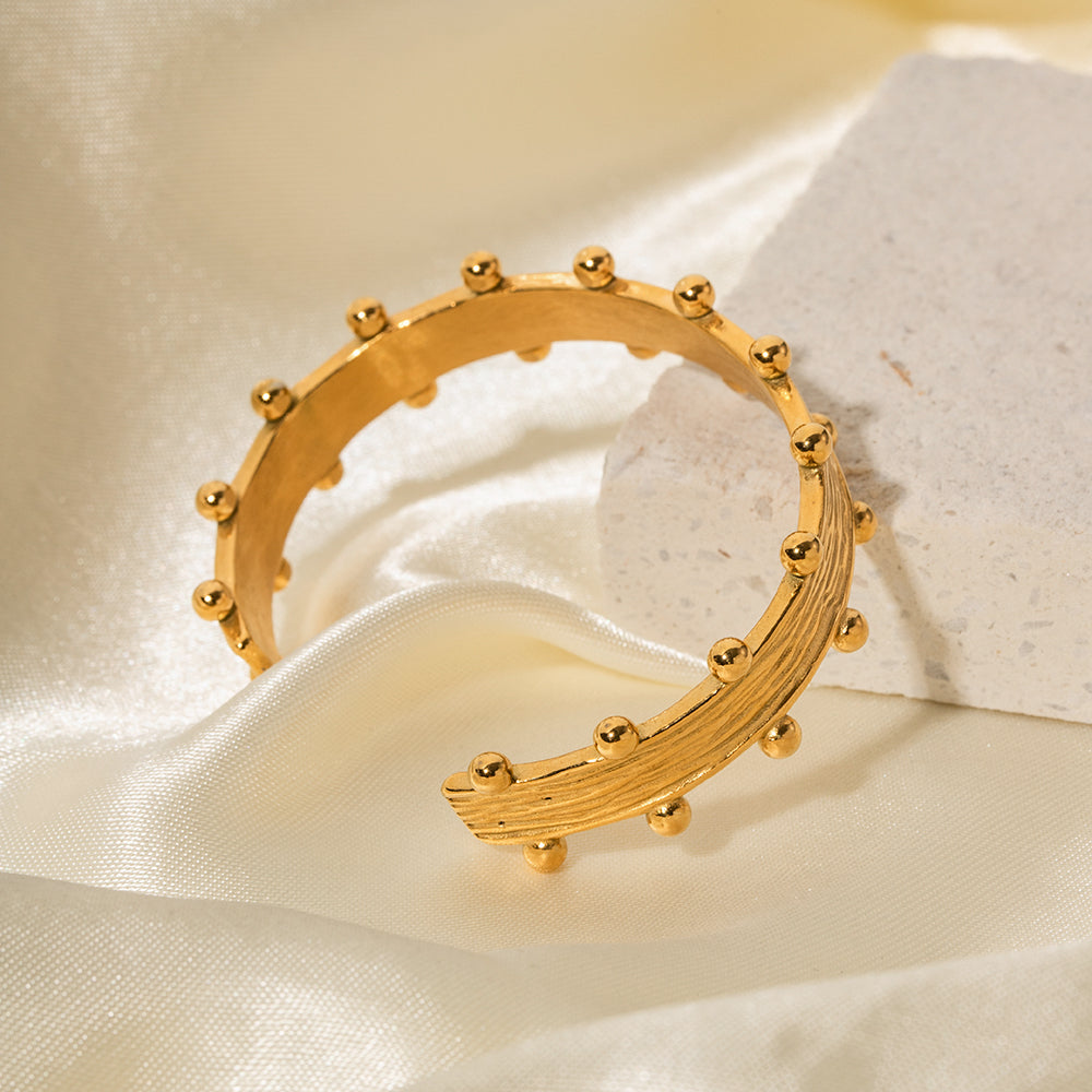 youthwayfashion-crown-open-cuff-bangle-1youthwayfashion-crown-open-cuff-bangle-3