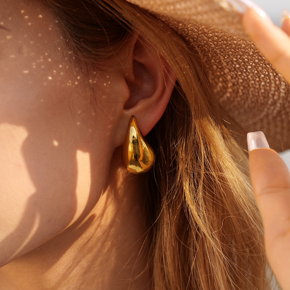 youthwayfashion-gold-teardrop-stud-earrings-2