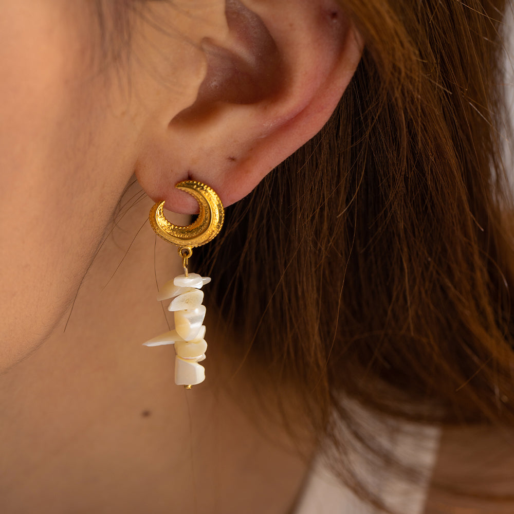 youthwayfashion-natural-baroque-shell-pendant-earrings-4