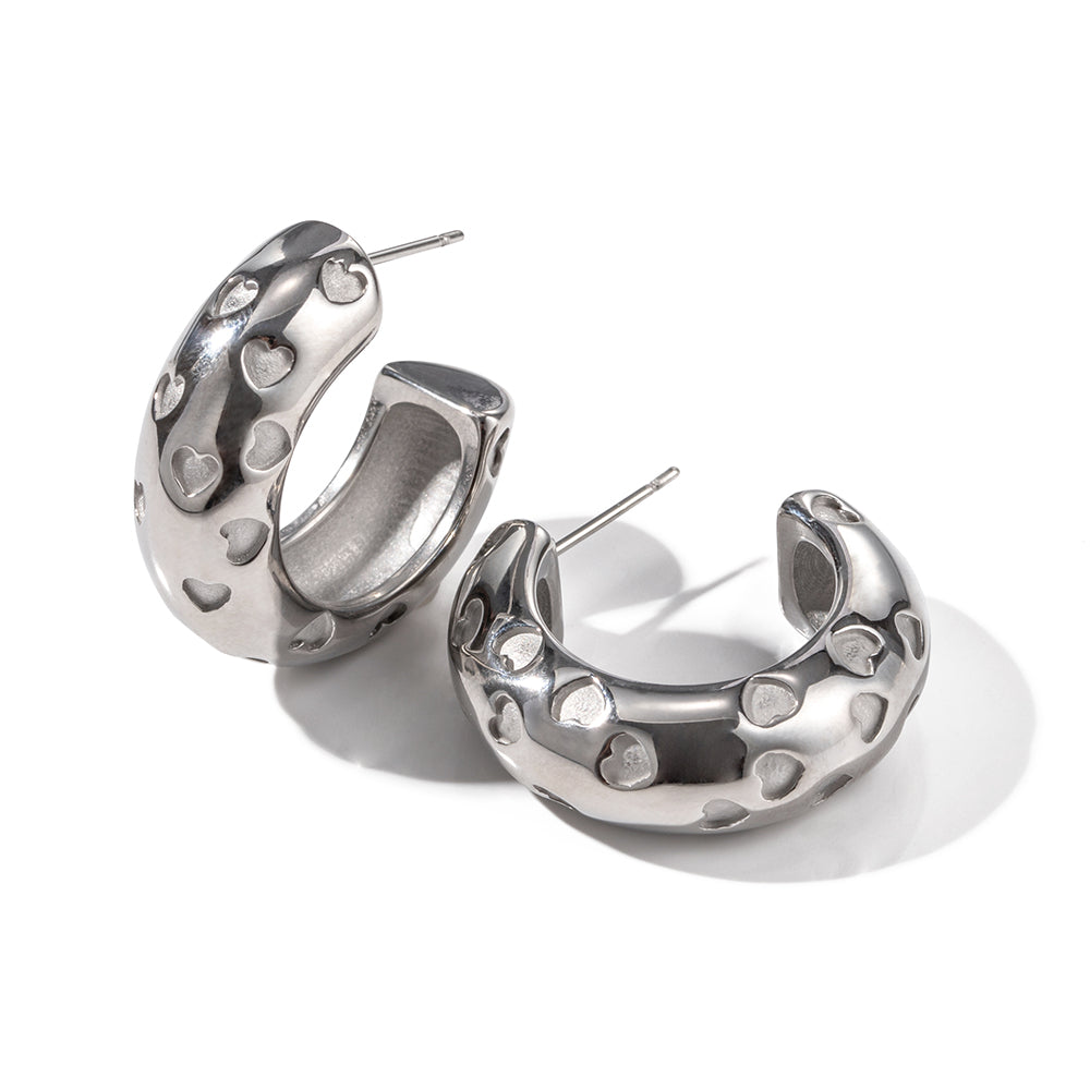 youthwayfashion-hollow-heart-hoop-earrings-1