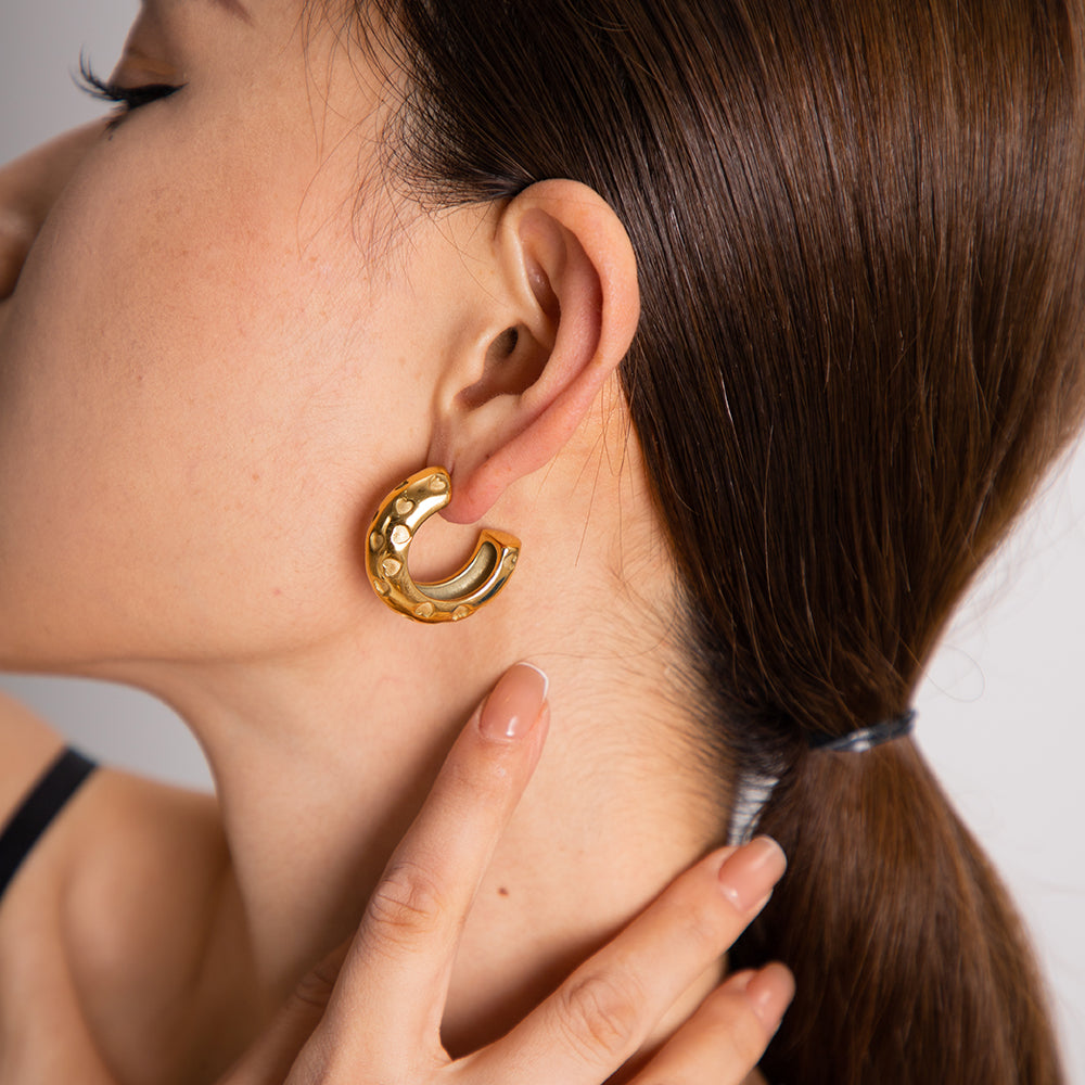 youthwayfashion-gold-plated-heart-hollow-hoop-earrings-2