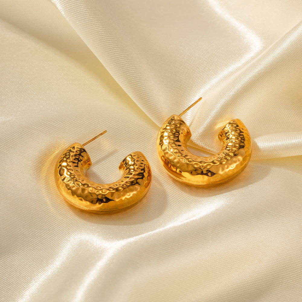 youthwayfashion-gold-chunky-cc-shape-earrings-5