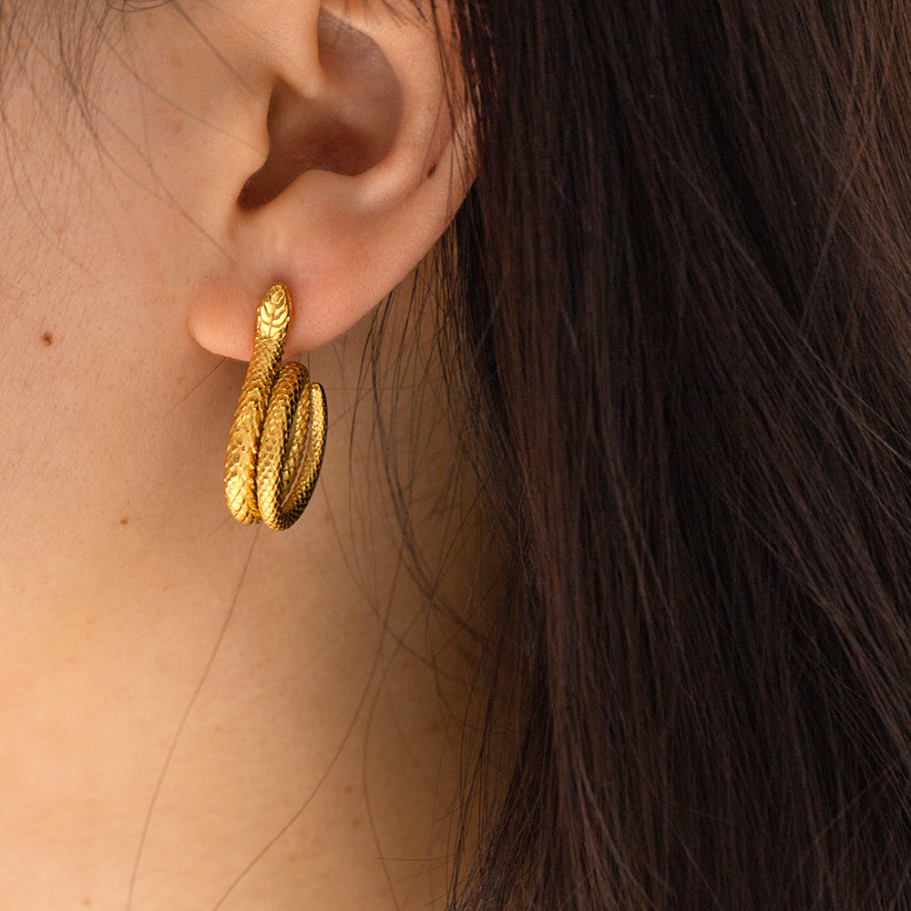 youthwayfashion-serpentine-hoop-earrings-3