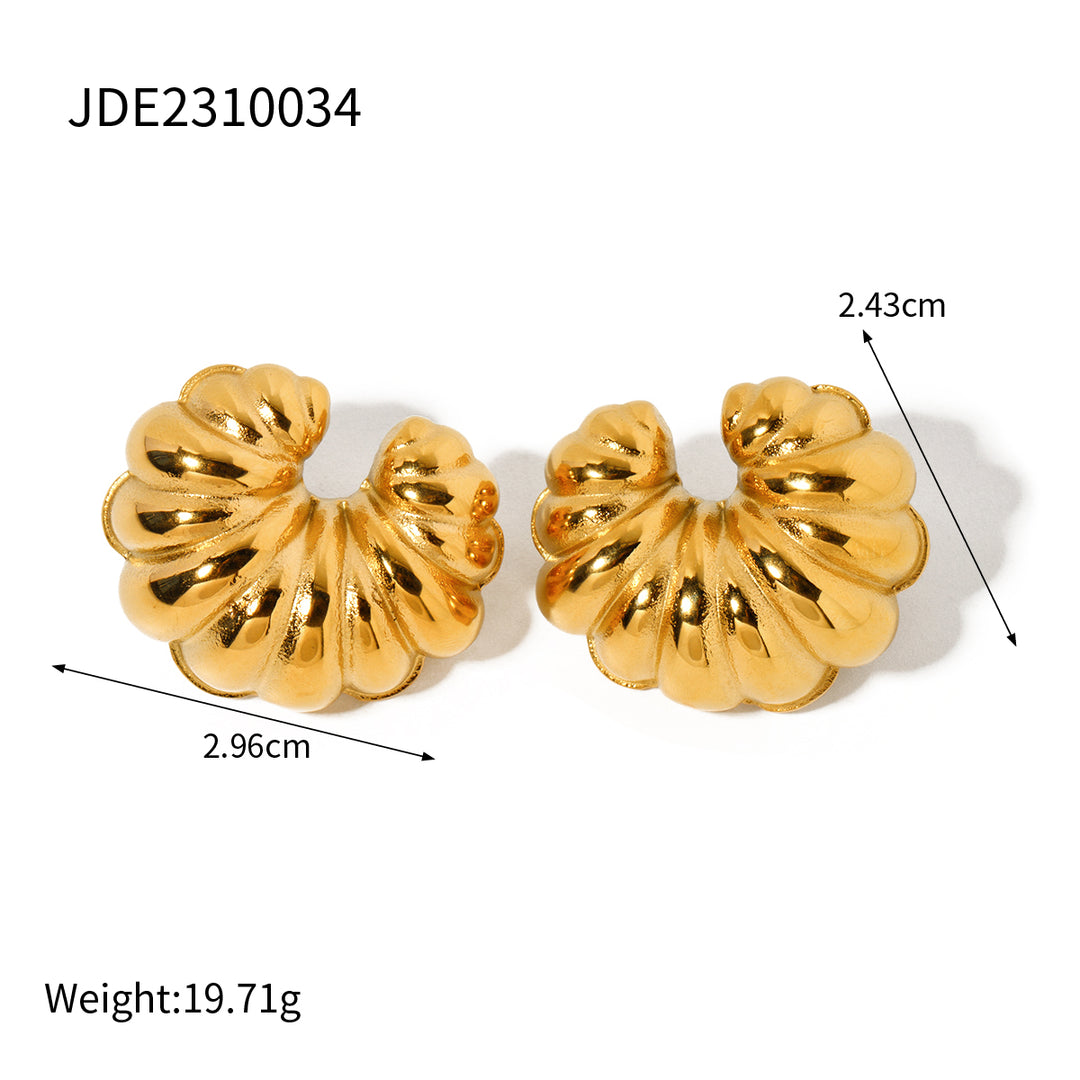 youthwayfashion-croissant-18k-gold-earrings-5