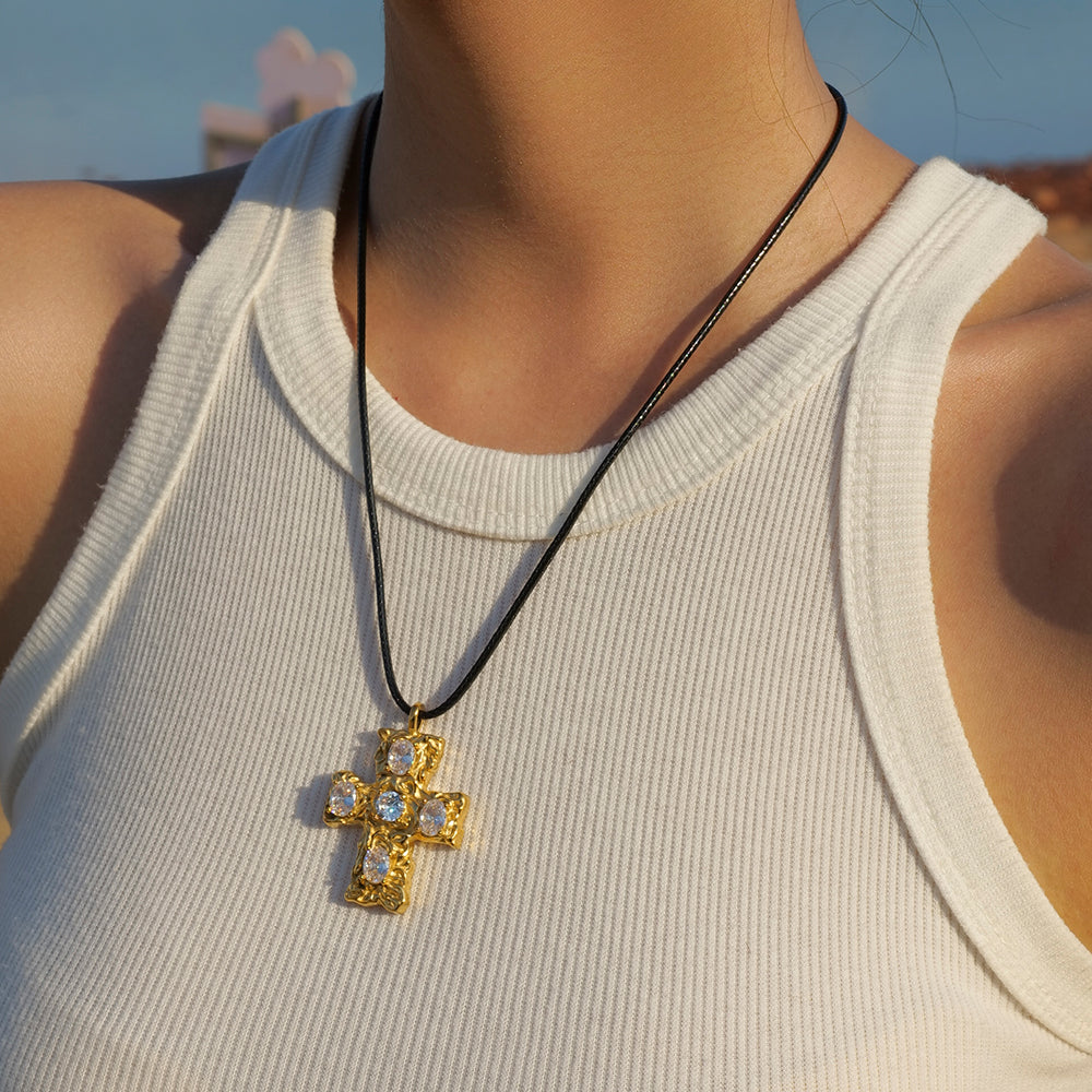 youthwayfashion-gold-hammer-zircon-cross-pendant-necklace-3