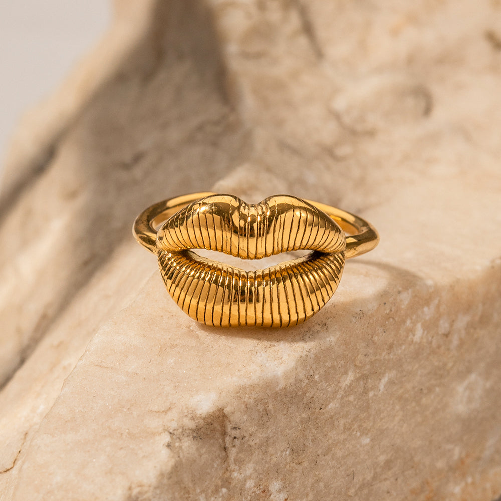 youthwayfashion-gold-plated-lip-statement-ring-5