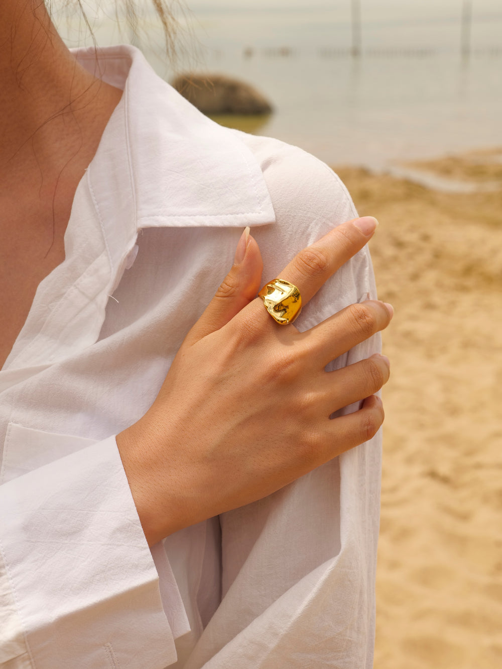 youthwayfashion-gold-plated-shaped-pleated-statement-ring-2